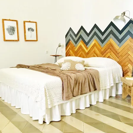 Masseria Lu Iundulu Bed & Breakfast *